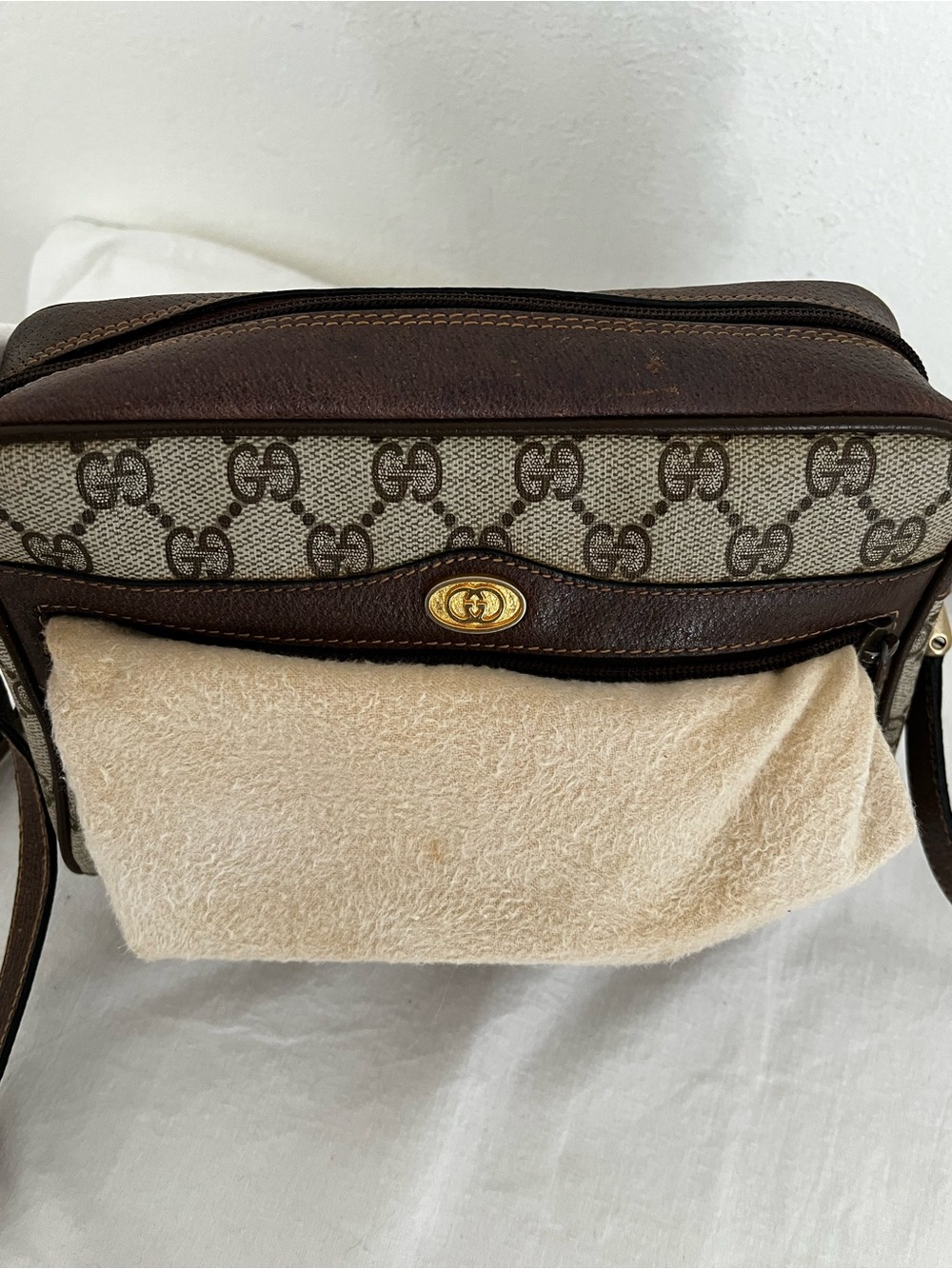 Vintage Gucci GG Supreme Sherry Line Crossbody Camera Bag Early 80s Collectible - Picture 16 of 17